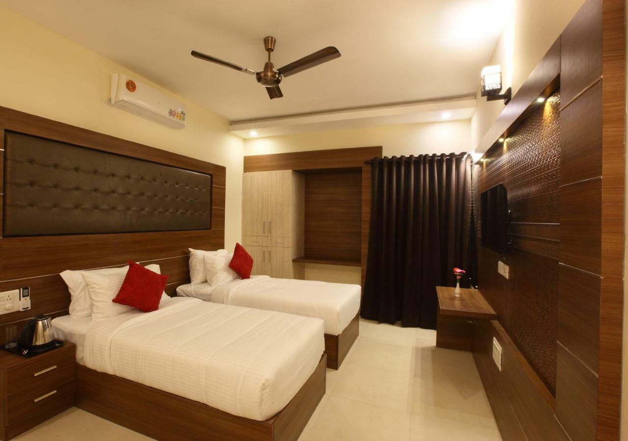 Laimar Suites Kochi Екстериор снимка